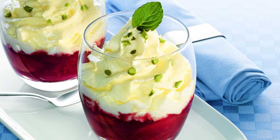 Mascarpone-Espuma auf Pflaumenröster – Galbani