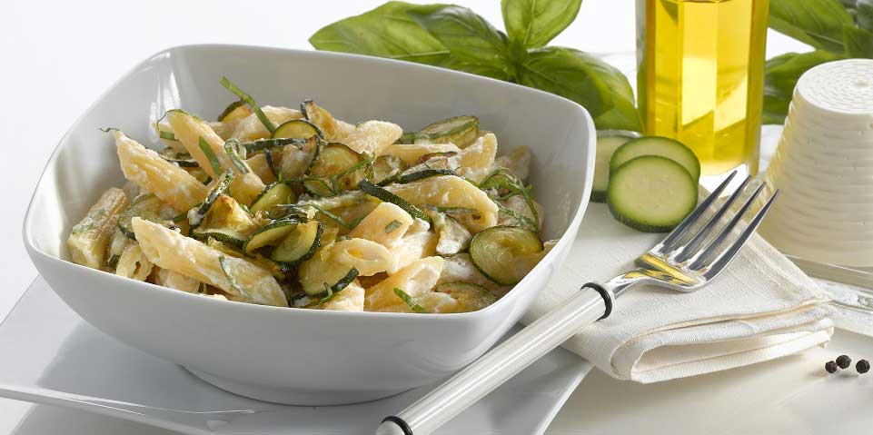 Penne mit Zucchini und Ricotta