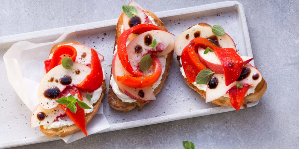 Bruschetta mit Nektarine