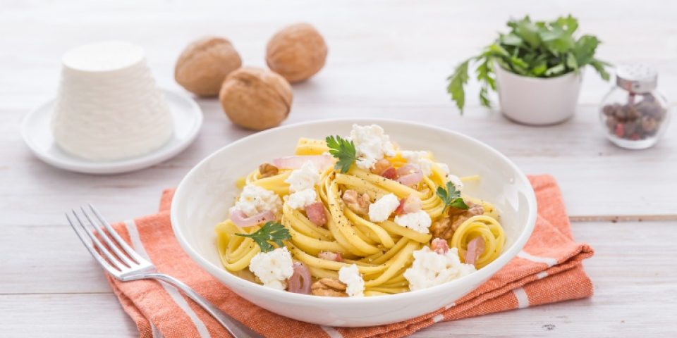 Linguine mit Ricotta Walnuss und Pancetta