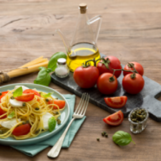 Spaghetti mit Sardellen, Tomaten und Kapern