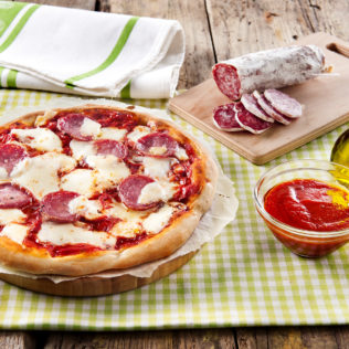 Salami Pizza