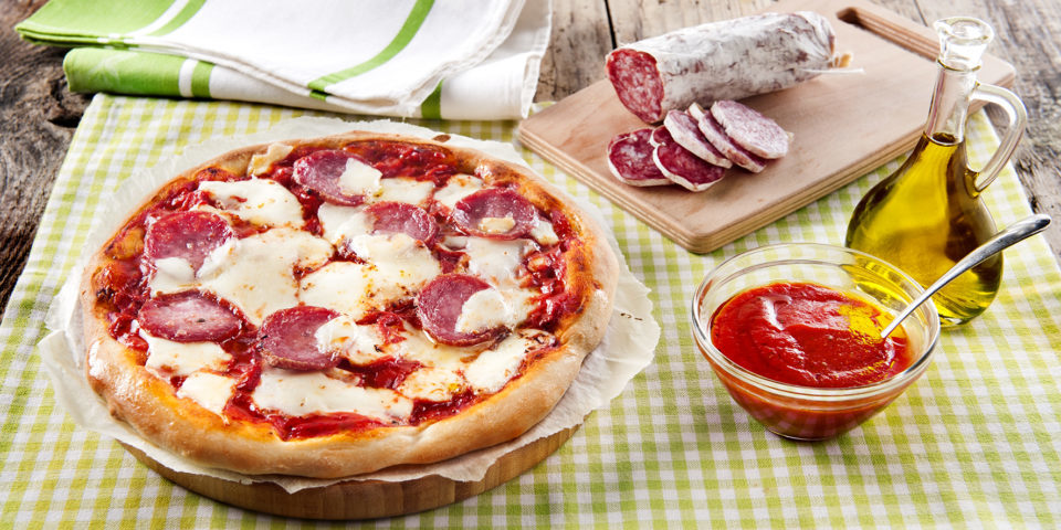 Salami Pizza