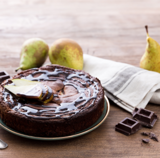 Schokoladen-Birnenkuchen mit Ricottafüllung