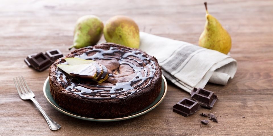 Schokoladen-Birnenkuchen mit Ricottafüllung